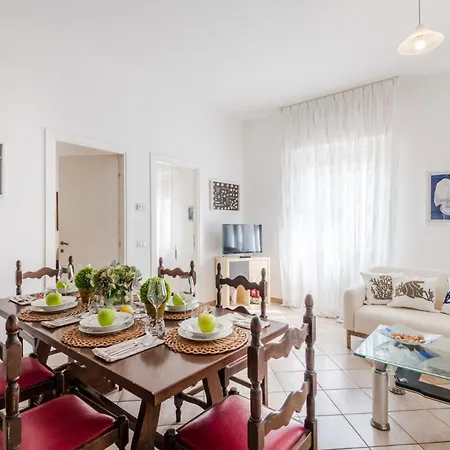 Terrace In Simple Duplex Viareggio