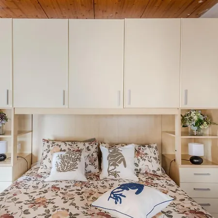 Terrace In Simple Duplex Apartmán