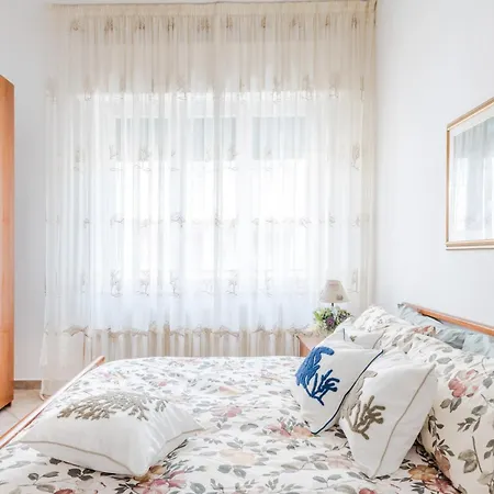 Terrace In Simple Duplex דירה